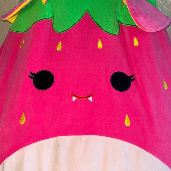 EUC SQUISHMALLOWS pink, plush  Gwendolyn the Neon Strawberry Bat - Picture 6 of 11